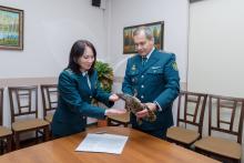 Новосибирская таможня передала в зоомузей ТГУ чучело редкого крокодила